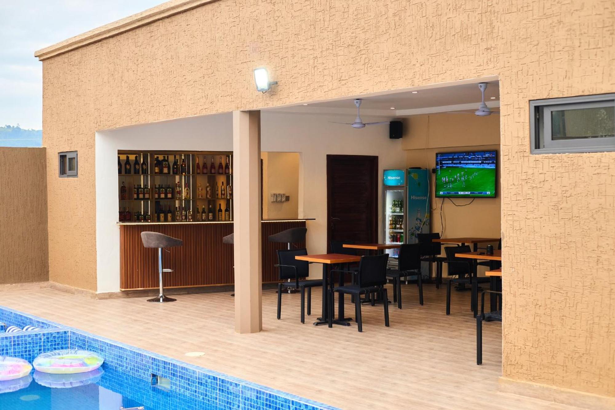 Aiden Homes And Apartments Hotel Koforidua Exterior foto
