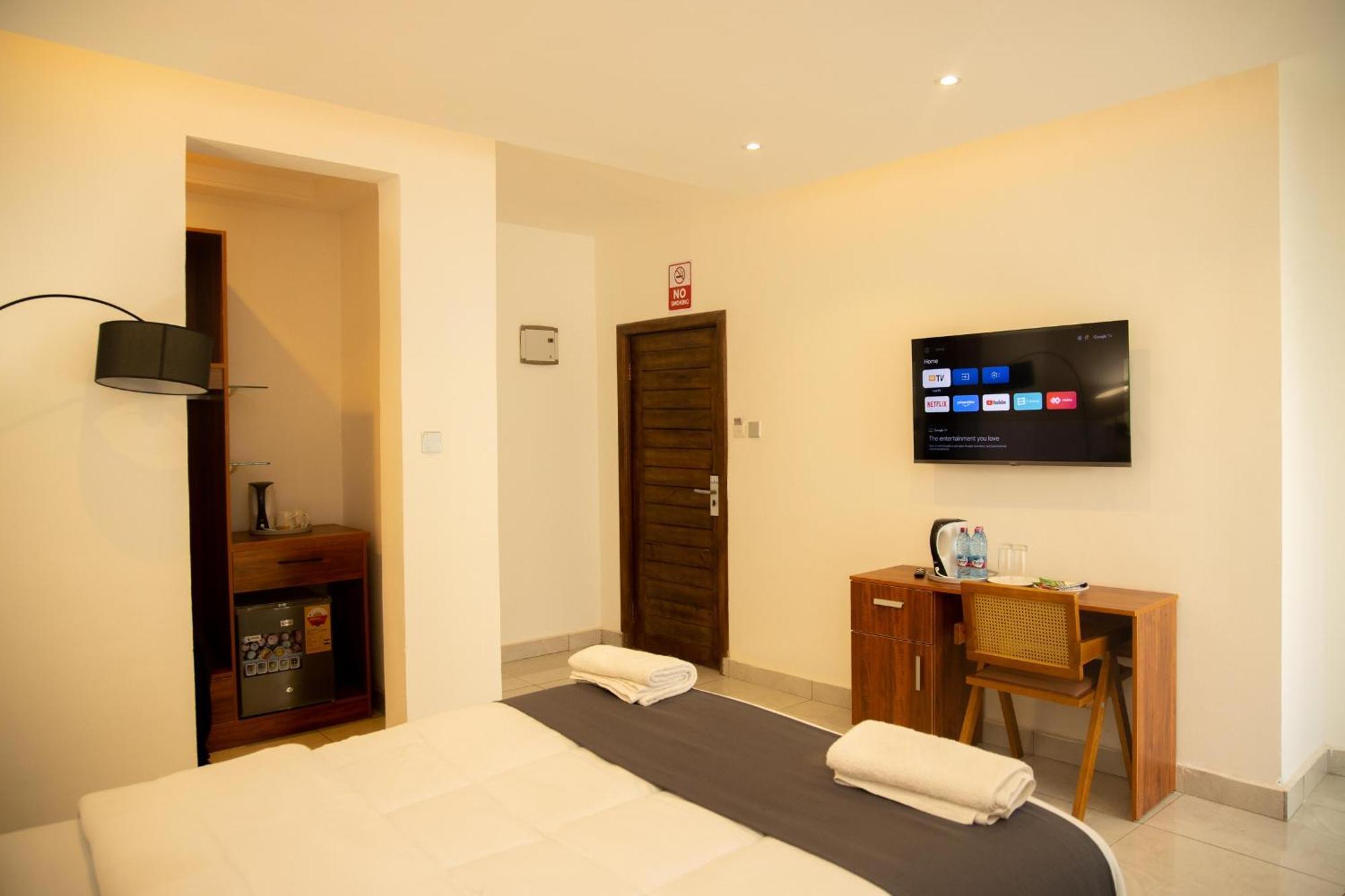Aiden Homes And Apartments Hotel Koforidua Exterior foto